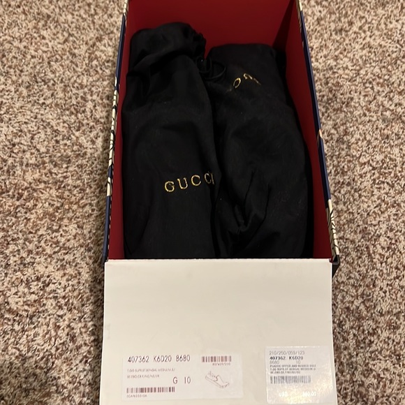 Gucci Tiger sneakers - Picture 7 of 8